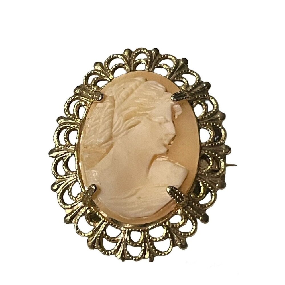 Vintage Lady‎ Cameo Carved Shell in Open Gold Tone Setting Filagree Brooch Pin